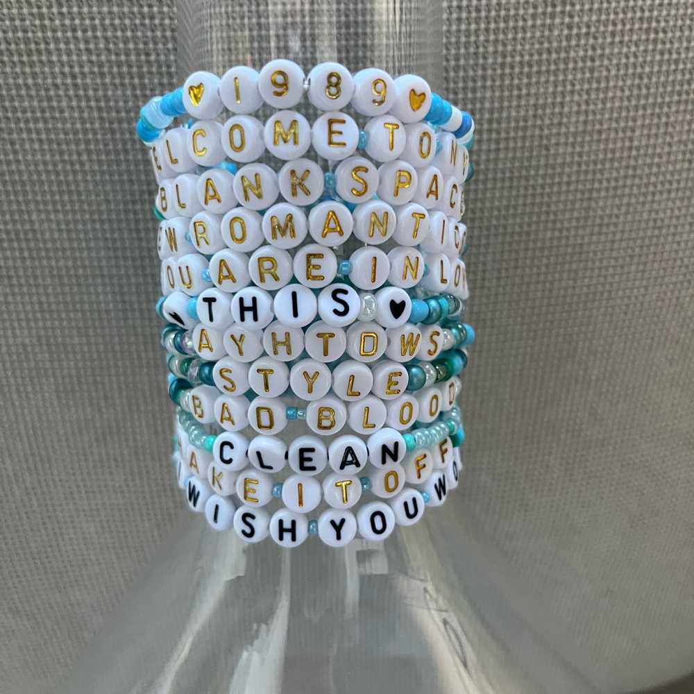 Bestselling Friendship Bracelets for Trading at Taylor Swift events. 25 Pack - Picture 4 of 16